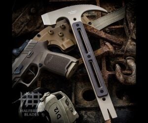 HALFBREED Rhino Kurtarma Baltası