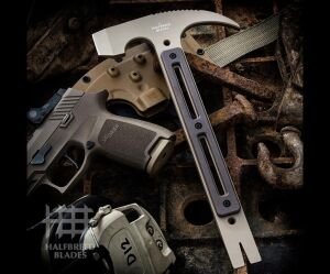 HALFBREED Rhino Kurtarma Baltası