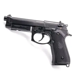 We Beretta M9A1 Siyah + Green Gas + 1 Kg BB + Taşıma Çantası + Hedef Kağıdı + Atış Gözlüğü