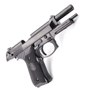 We Beretta M9A1 Siyah + Green Gas + 1 Kg BB + Taşıma Çantası + Hedef Kağıdı + Atış Gözlüğü