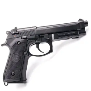 We Beretta M9A1 Siyah + Green Gas + 1 Kg BB + Taşıma Çantası + Hedef Kağıdı + Atış Gözlüğü